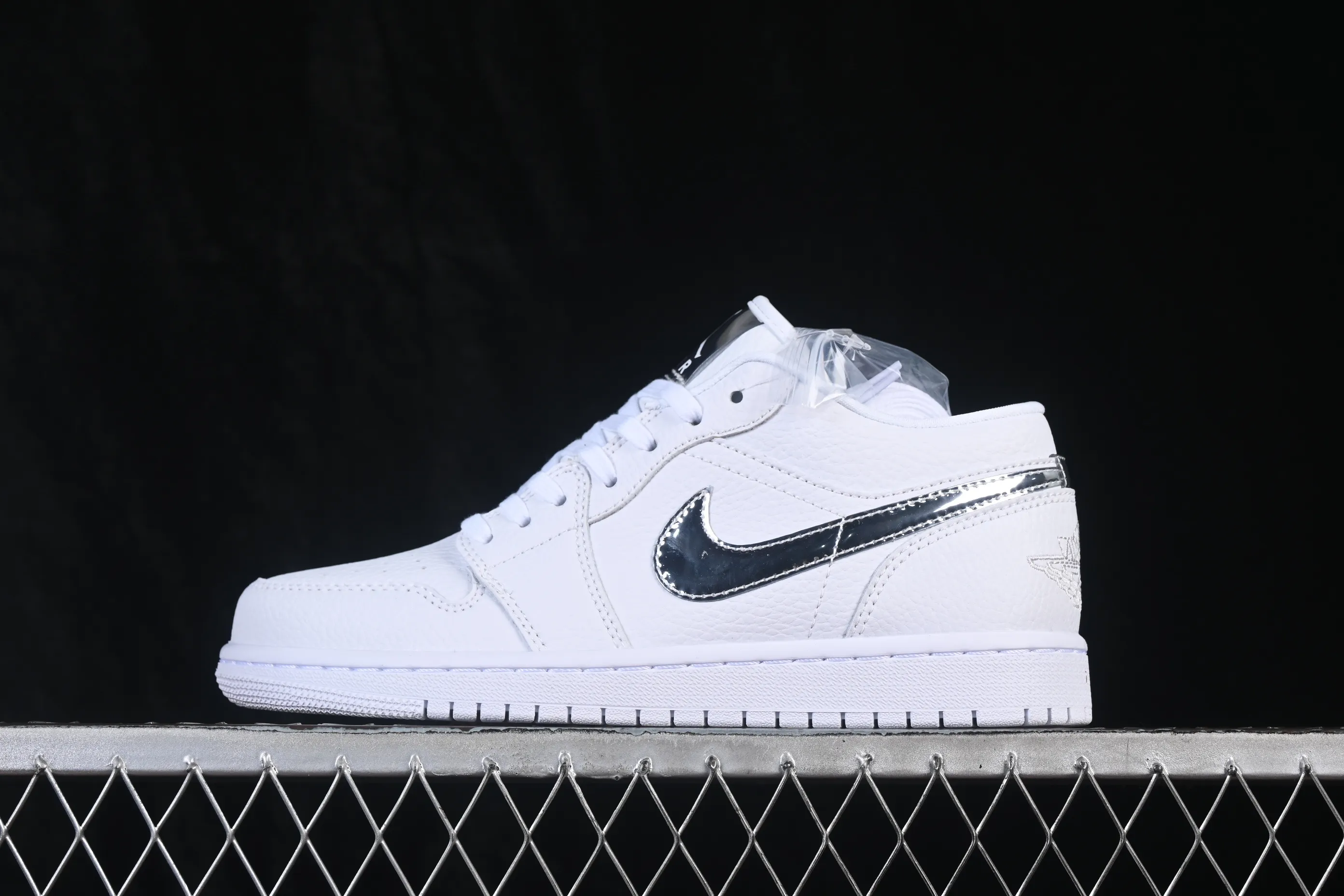 All categories Air Jordan Jordan series basketball shoes Air Jordan 1 Low Air Jordan 1 Low AJ1 Joe 1 all silver hook low-top retro culture basketball shoes IQ9381-100